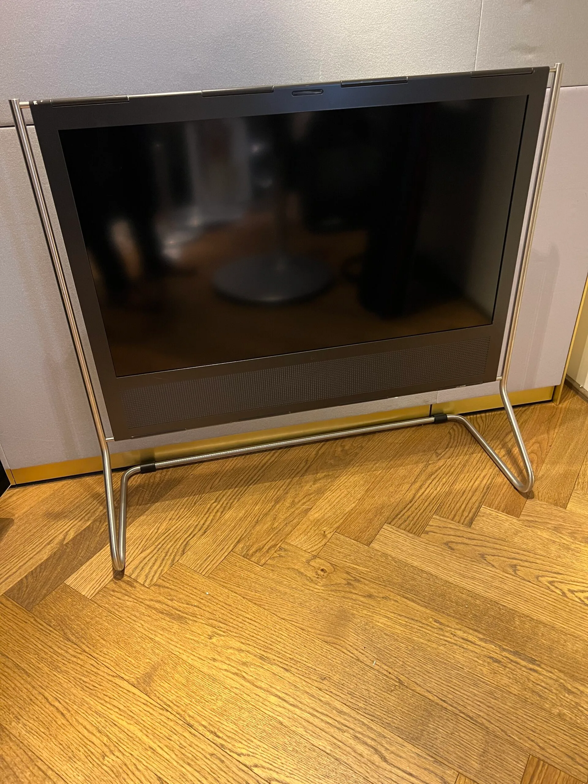 BeoPlay V1 40" Sort - Brugt