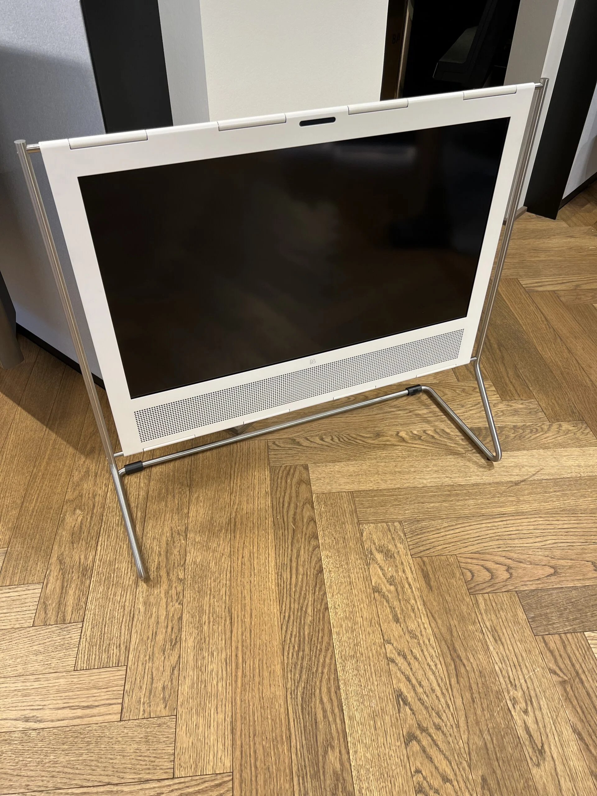 BeoPlay V1 32" Hvid